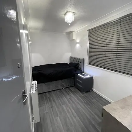 Newly Refurbished Modern 2 Bedroom Flat Trimley Heath Exterior photo