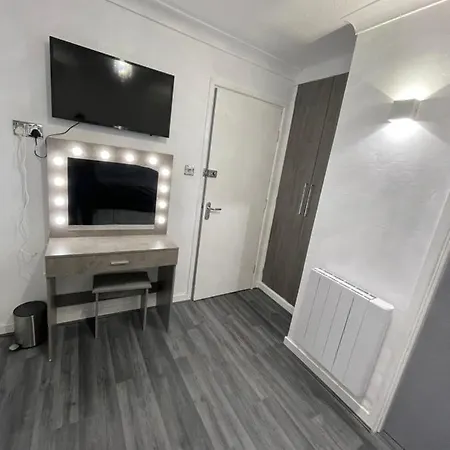 Newly Refurbished Modern 2 Bedroom Flat Trimley Heath Exterior photo