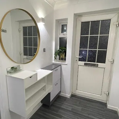 Newly Refurbished Modern 2 Bedroom Flat Trimley Heath Exterior photo
