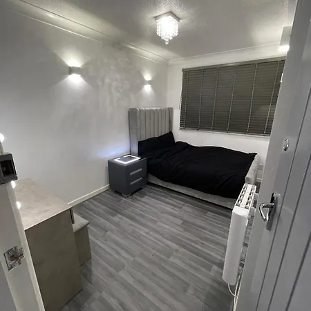 Newly Refurbished Modern 2 Bedroom Flat Trimley Heath Exterior photo