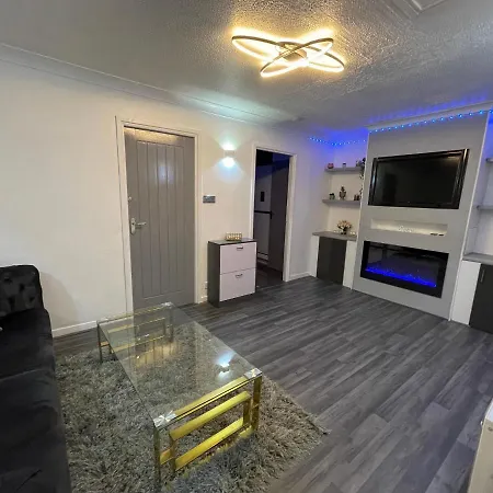 Newly Refurbished Modern 2 Bedroom Flat Trimley Heath Exterior photo